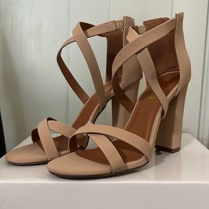 NWT X2B Kimberly-1 Nude size 8.5 Heels purchased from Windsor